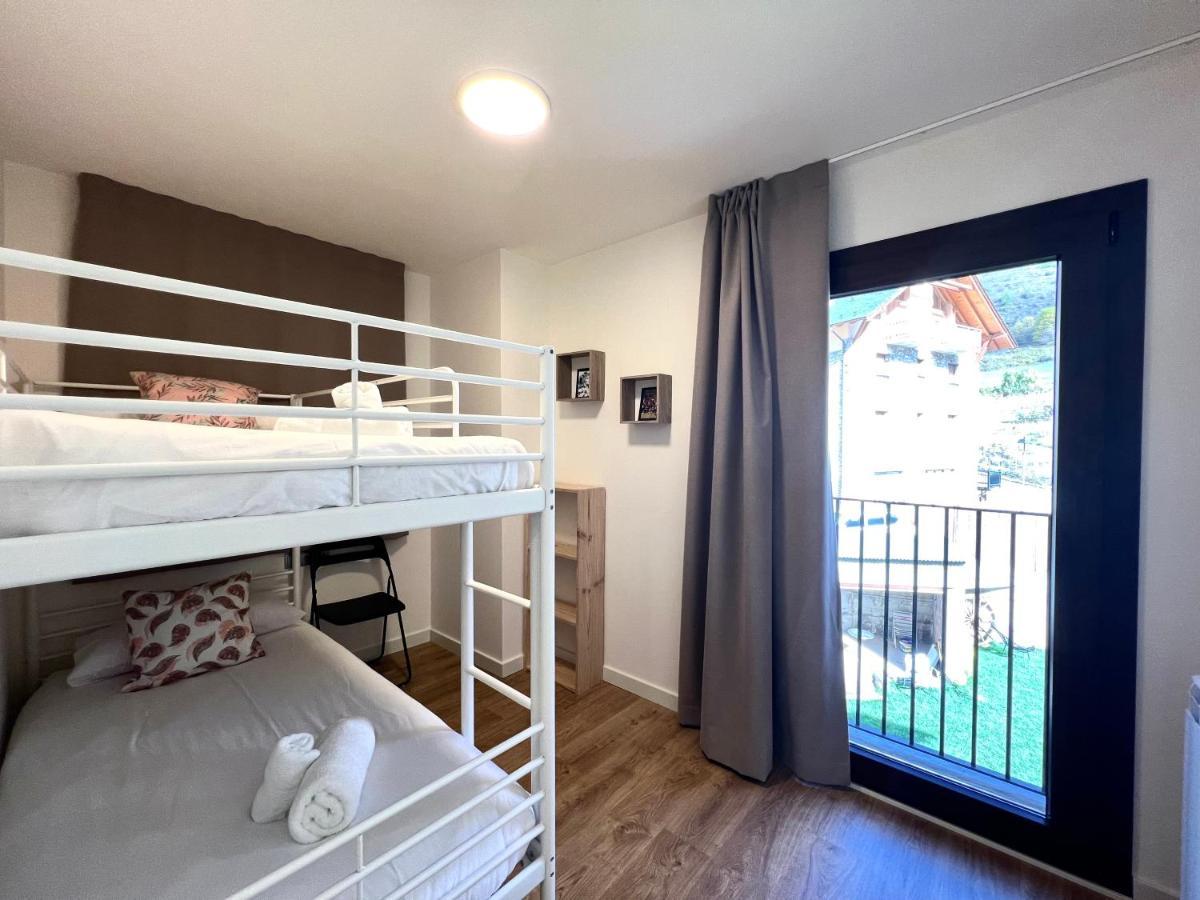 Espot Cowork & Apartments - L'Amfitriona Luaran gambar