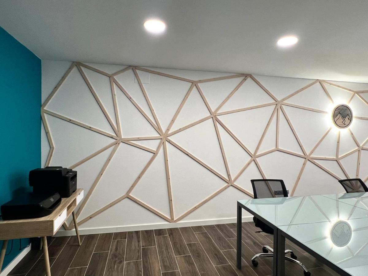 Espot Cowork & Apartments - L'Amfitriona Luaran gambar