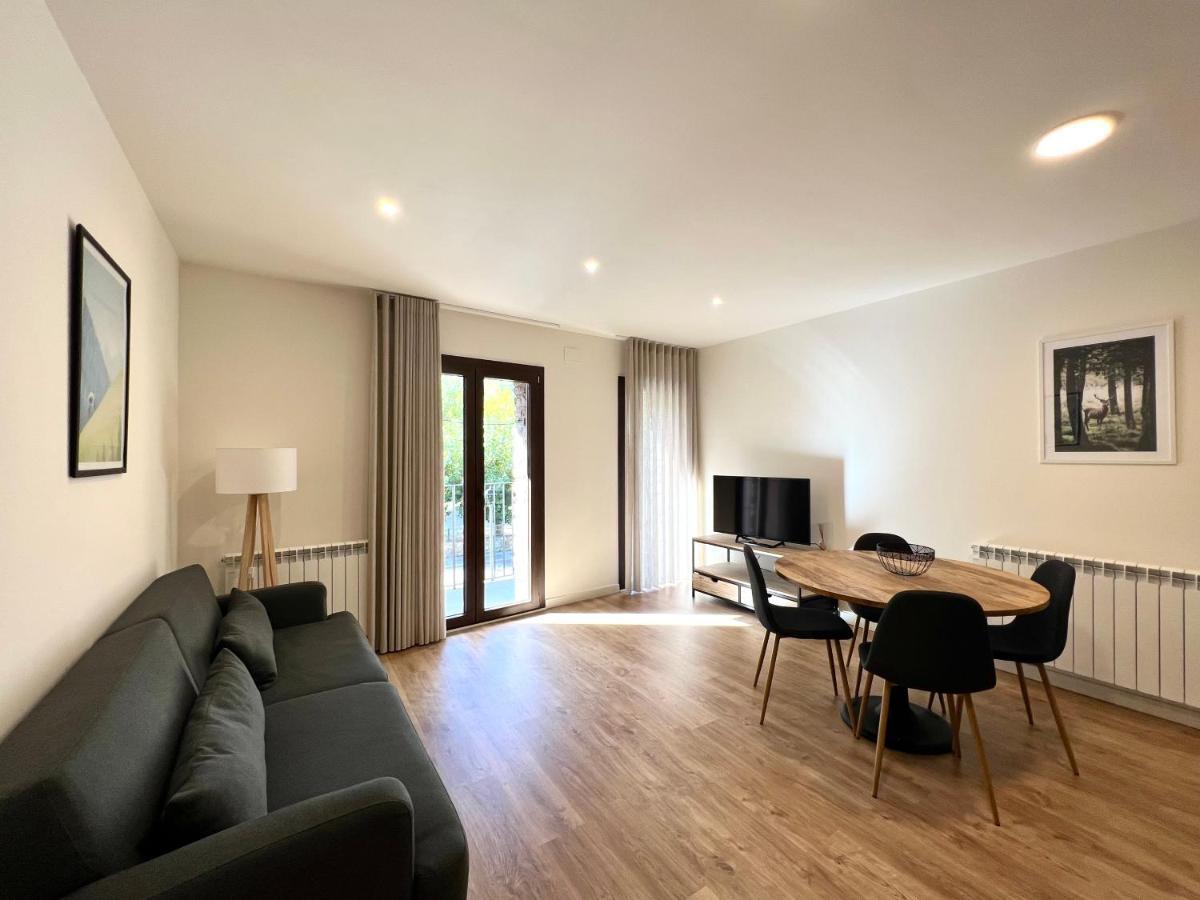 Espot Cowork & Apartments - L'Amfitriona Luaran gambar