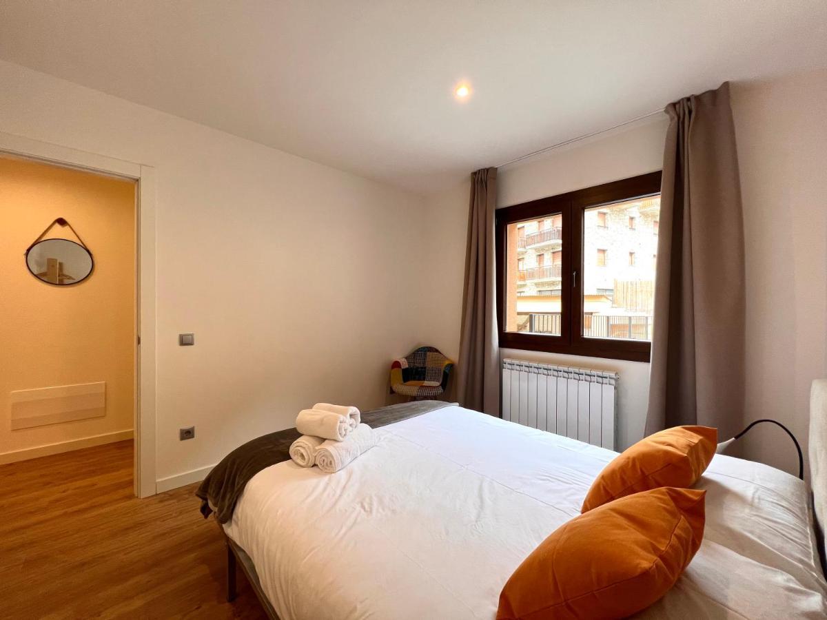 Espot Cowork & Apartments - L'Amfitriona Luaran gambar